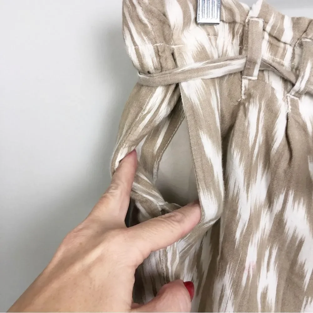 TOMMY HILFIGER | Tan/White Tribal Brushstroke Belted Shorts Women’s Size 16
